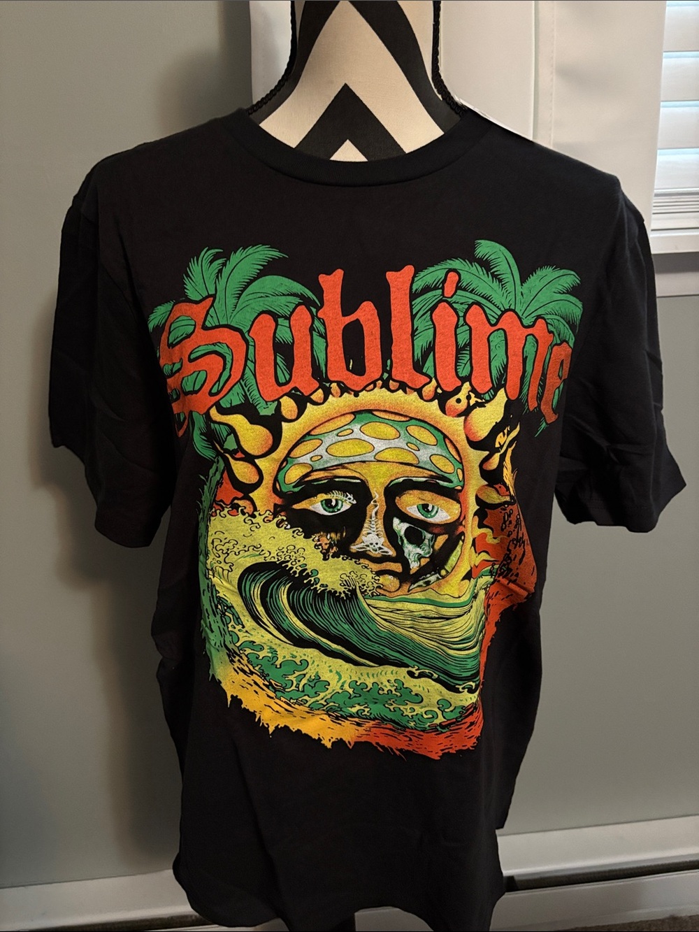 Sublime Tee - size medium Old Navy